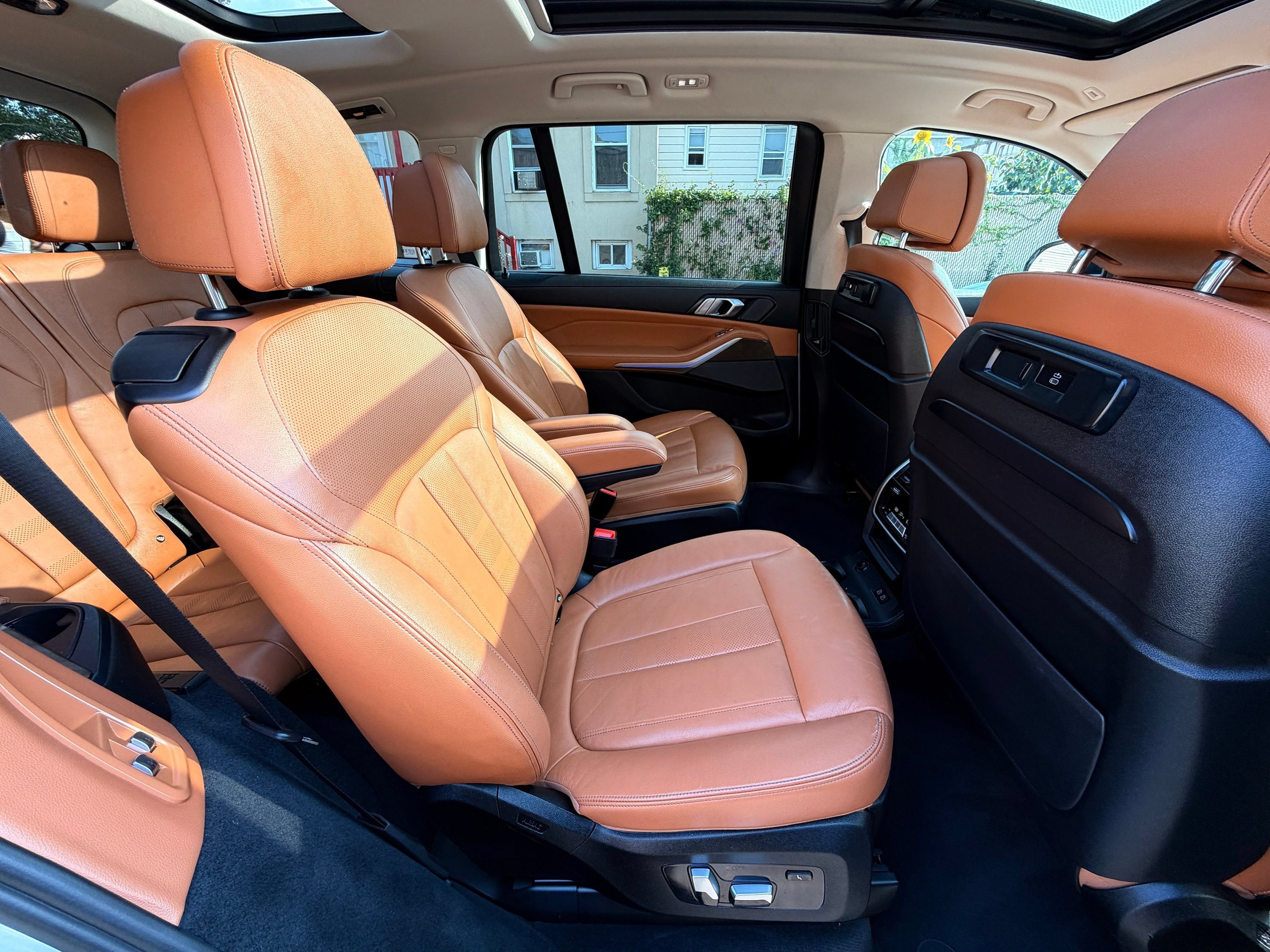 Used 2020 BMW X7 xDrive40i w/ Executive Package AWD/4WD image 22