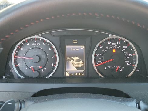 Used 2016 Toyota Camry SE FWD image 12