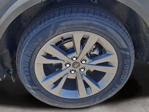 Certified 2023 Ford Explorer XLT w/ Equipment Group 202A AWD/4WD image 4