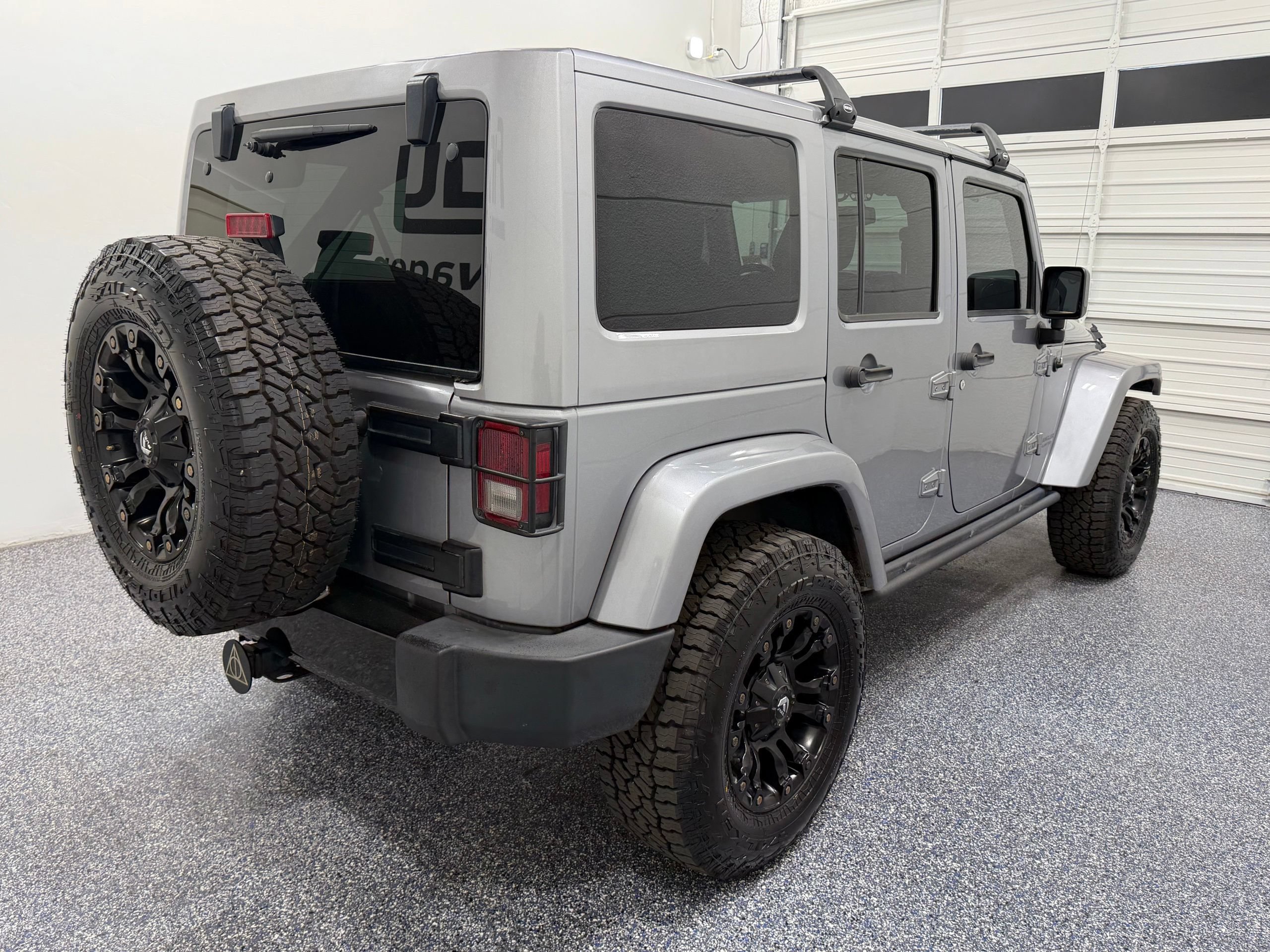 Used 2015 Jeep Wrangler Unlimited Sahara AWD/4WD image 6