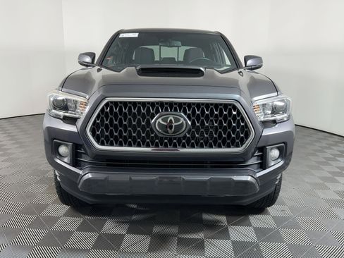 Used 2019 Toyota Tacoma TRD Sport image 4
