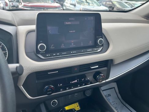 Used 2023 Nissan Rogue SV FWD image 17