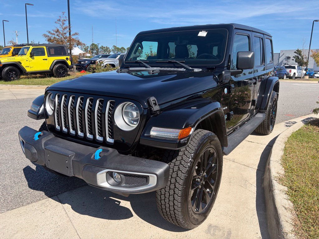 Used 2022 Jeep Wrangler Unlimited Sahara AWD/4WD image 55