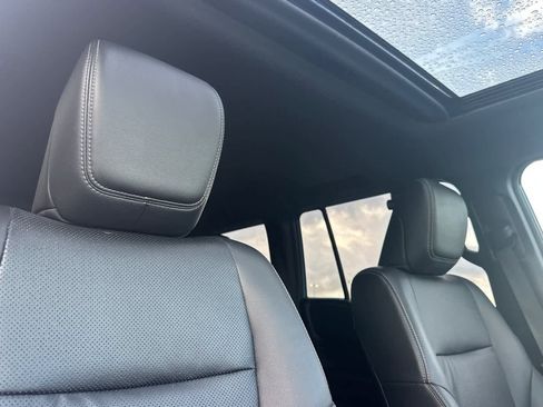 Used 2025 Toyota Land Cruiser image 17