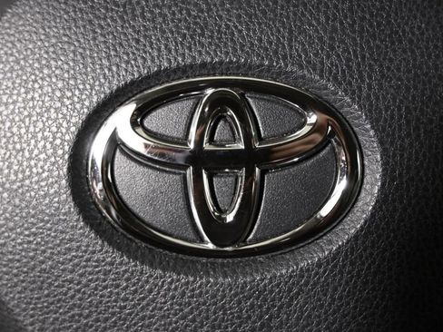 Used 2022 Toyota RAV4 LE image 35