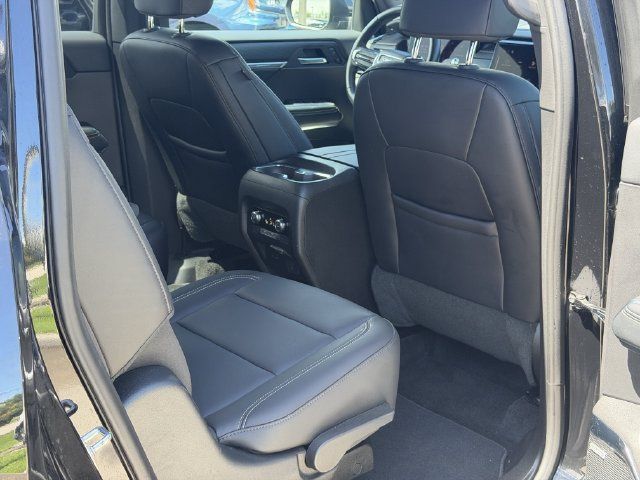 Used 2026 GMC Acadia Elevation w/ Elevation Premium Package FWD image 20