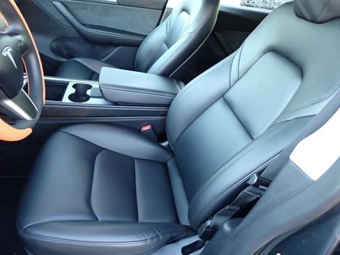 Used 2024 Tesla Model Y Long Range image 17