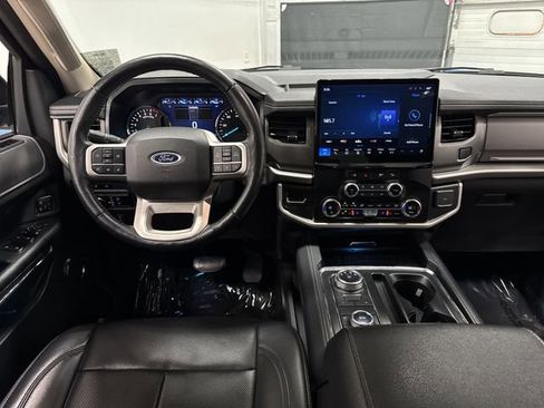 Used 2024 Ford Expedition Max XLT image 5