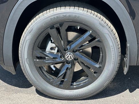 New 2026 Volkswagen Atlas Cross Sport SEL R-Line AWD/4WD image 6