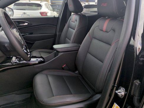 New 2026 Chevrolet Trax RS w/ Sunroof Package FWD image 19