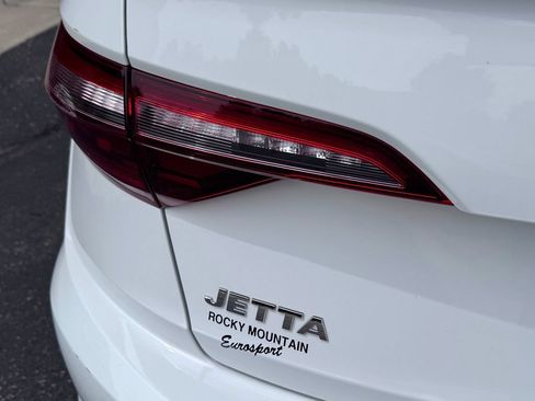 Used 2020 Volkswagen Jetta R-Line FWD image 8