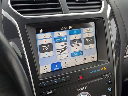 Used 2019 Ford Explorer Platinum image 17