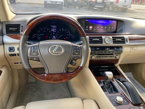 Used 2017 Lexus LS 460 image 19