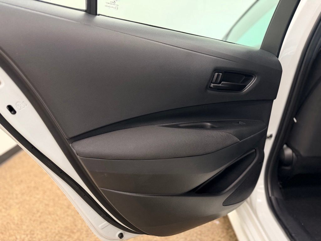 Used 2025 Toyota Corolla LE FWD image 21
