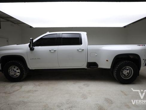 Used 2025 Chevrolet Silverado 3500 LTZ w/ LTZ Plus Package AWD/4WD image 2