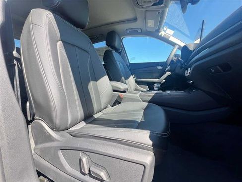 Used 2024 Audi Q5 2.0T Premium w/ Convenience Package image 11