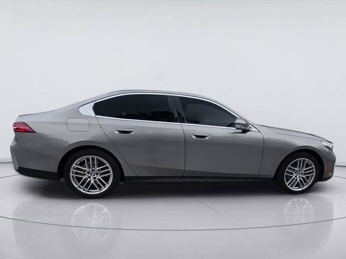 Used 2024 BMW 530i RWD image 9