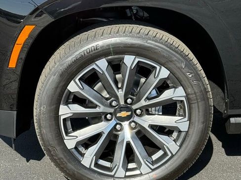 New 2026 Chevrolet Suburban High Country AWD/4WD image 5