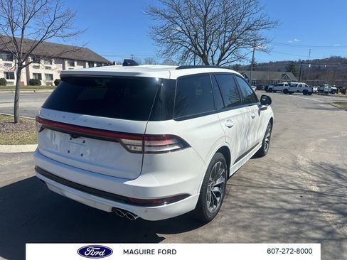 New 2026 Lincoln Aviator AWD image 4