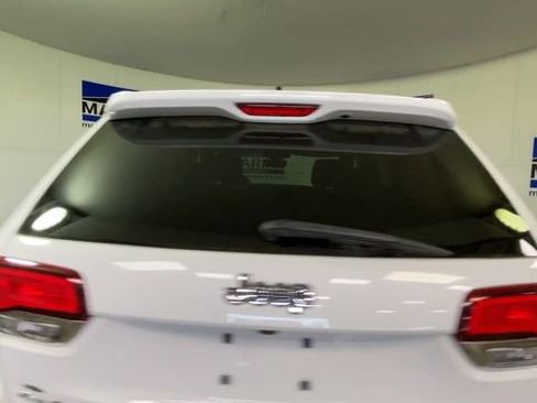 Used 2021 Jeep Grand Cherokee Limited AWD/4WD image 9