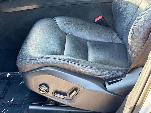 Used 2022 Volvo XC60 B5 Momentum w/ Protection Package Premier FWD image 19
