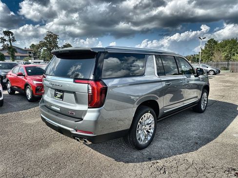 New 2026 GMC Yukon XL Denali w/ Sun & Power Step Package image 11