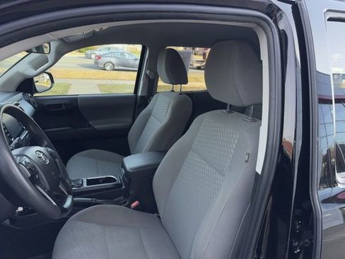 Certified 2023 Toyota Tacoma SR image 18