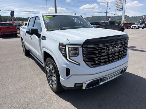 Used 2026 GMC Sierra 1500 Denali Ultimate AWD/4WD image 3