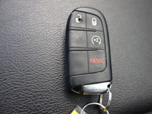 Used 2020 Jeep Compass Latitude w/ Popular Equipment Group FWD image 27