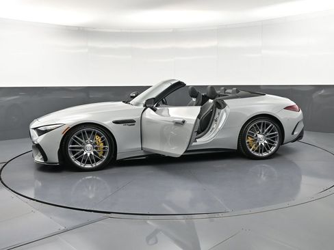 Used 2022 Mercedes-Benz SL 63 AMG 4MATIC image 39