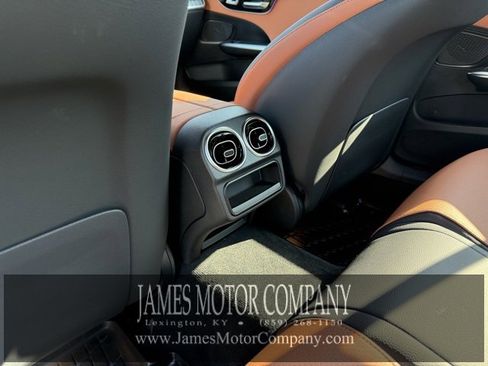 Certified 2025 Mercedes-Benz C 300 4MATIC Sedan image 18
