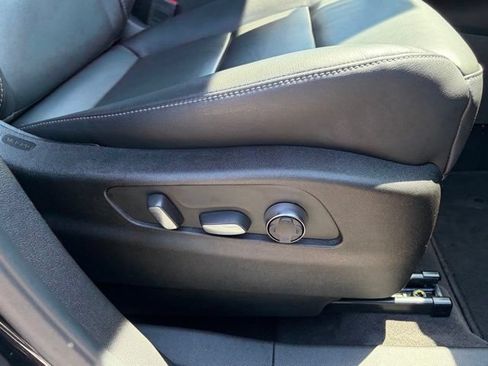 Used 2025 Cadillac XT4 Premium Luxury AWD/4WD image 25