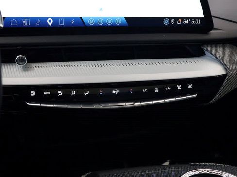 Used 2025 Cadillac Optiq Sport 2 w/ LPO, Floor Liner Package AWD/4WD image 19