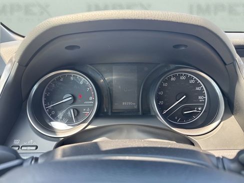 Used 2022 Toyota Camry SE FWD image 21
