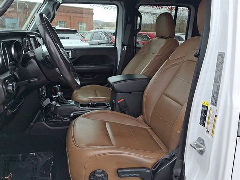 Used 2022 Jeep Wrangler Unlimited Sahara image 15