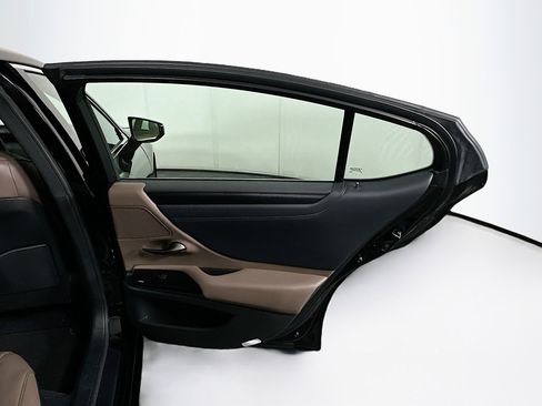 Used 2025 Lexus ES 350 w/ Premium Package image 28