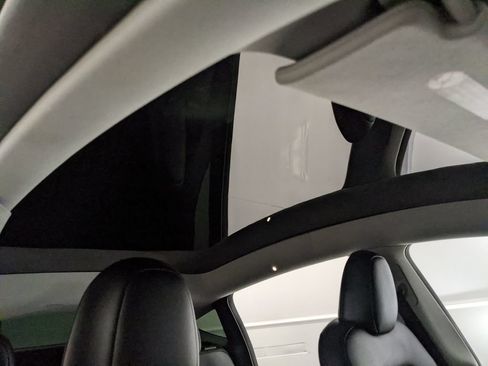 Used 2024 Tesla Model Y Long Range AWD/4WD image 16