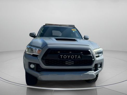 Used 2019 Toyota Tacoma TRD Sport image 5