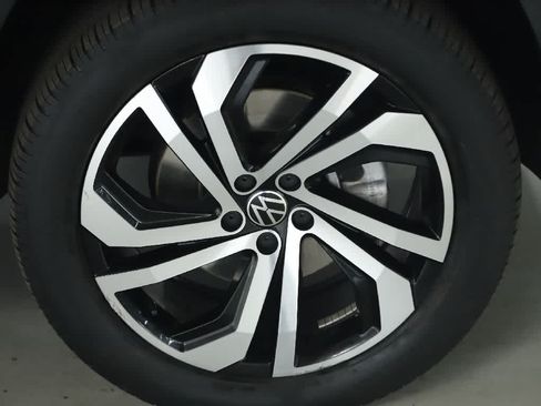 Certified 2023 Volkswagen Atlas SEL AWD/4WD image 10