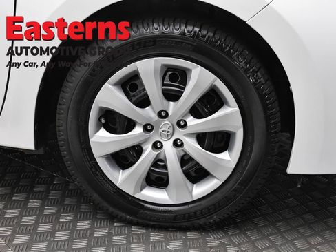 Used 2019 Toyota Corolla LE FWD image 30