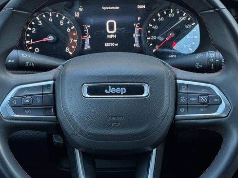 Used 2025 Jeep Compass Trailhawk w/ Trailer Tow Group AWD/4WD image 25