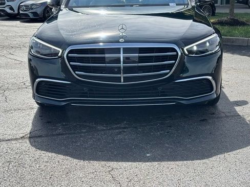 Certified 2022 Mercedes-Benz S 580 4MATIC Sedan w/ 3D Technology Package image 2