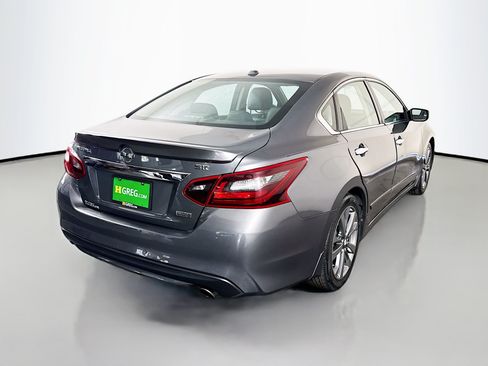 Used 2018 Nissan Altima 2.5 SR w/ SR Special Edition FWD image 10