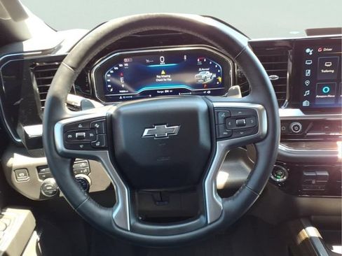 Used 2024 Chevrolet Silverado 1500 LT Trail Boss w/ LT Trail Boss Premium Package AWD/4WD image 10