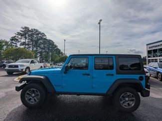 Used 2017 Jeep Wrangler Unlimited Rubicon w/ Connectivity Group video 2