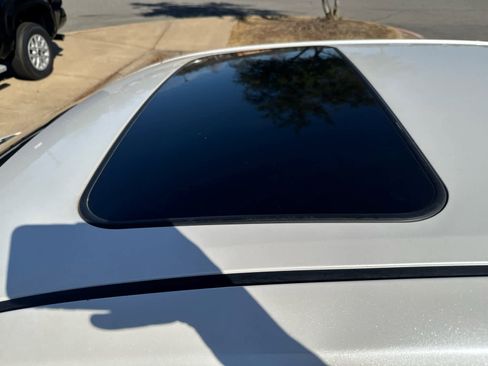 Used 2015 Toyota Camry XSE image 7