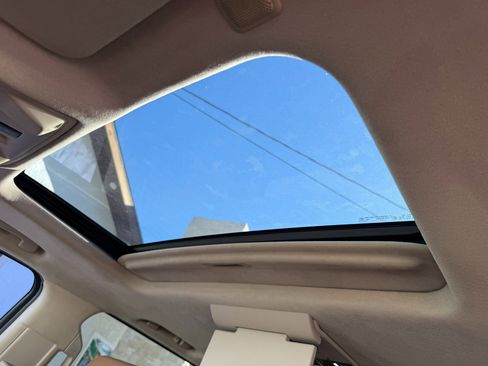 Used 2016 Cadillac Escalade ESV Platinum image 41