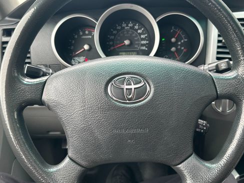 Used 2006 Toyota 4Runner SR5 AWD/4WD image 19