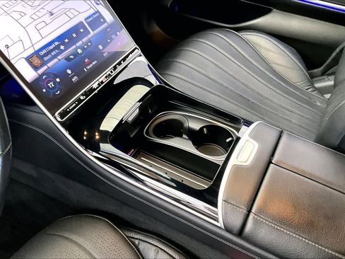 Used 2022 Mercedes-Benz S 500 4MATIC w/ AMG Line Package image 16