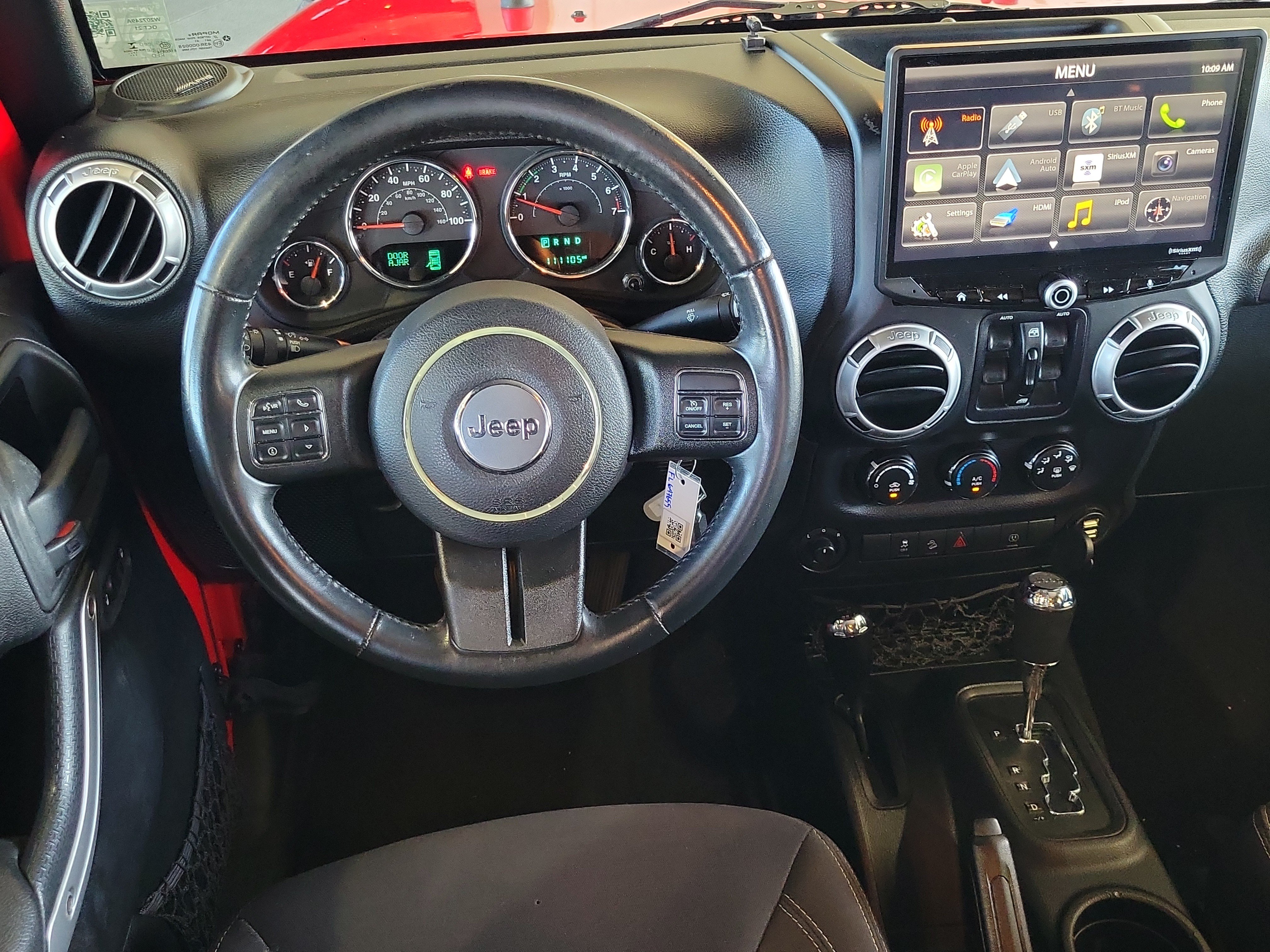 Used 2015 Jeep Wrangler Unlimited Sahara w/ Connectivity Group AWD/4WD image 13